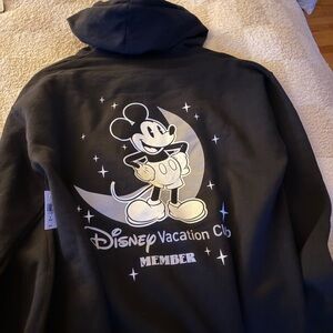 Adorable Disney vacation club zip up hoodie